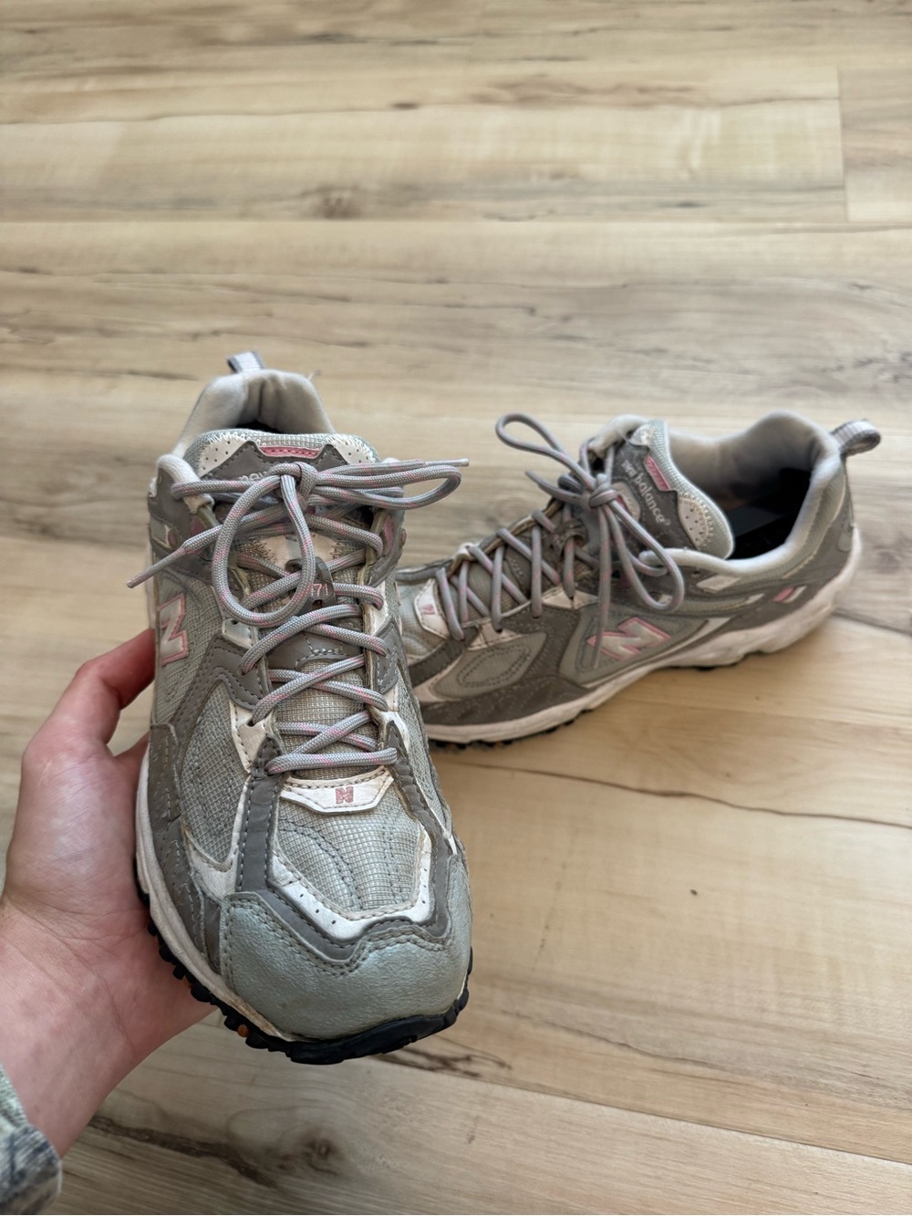 New Balance Womens Gray & Pink Athletic Sneakers - Picture 2 of 7